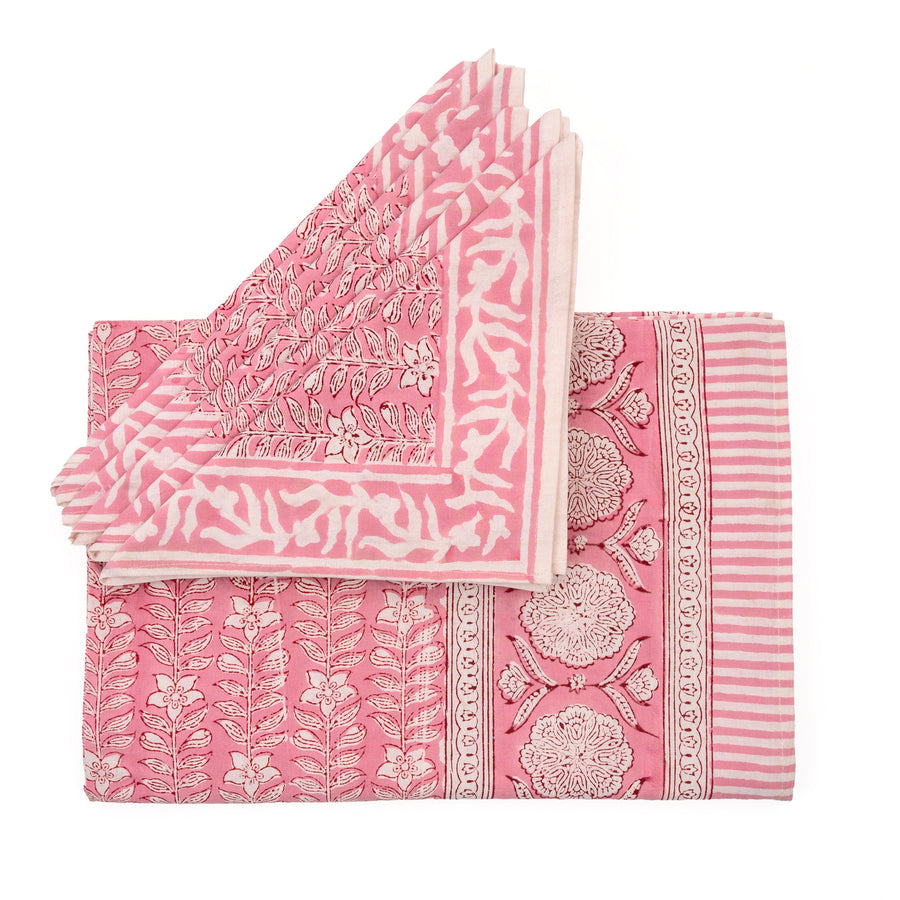 Juego de mantel rosa con servilletas
