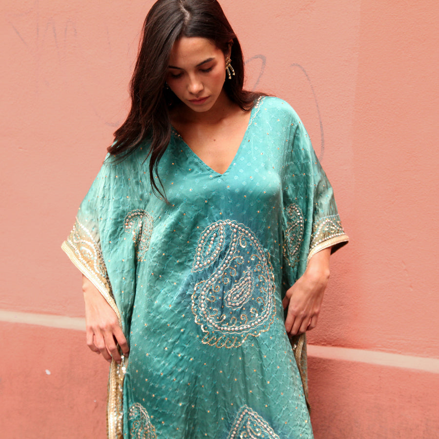 Kaftan de seda bordado Clear Water