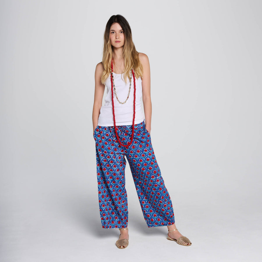 Relax Pant Petunia on Blue